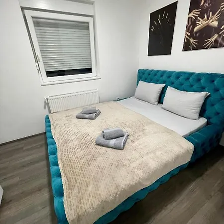 Apartment La